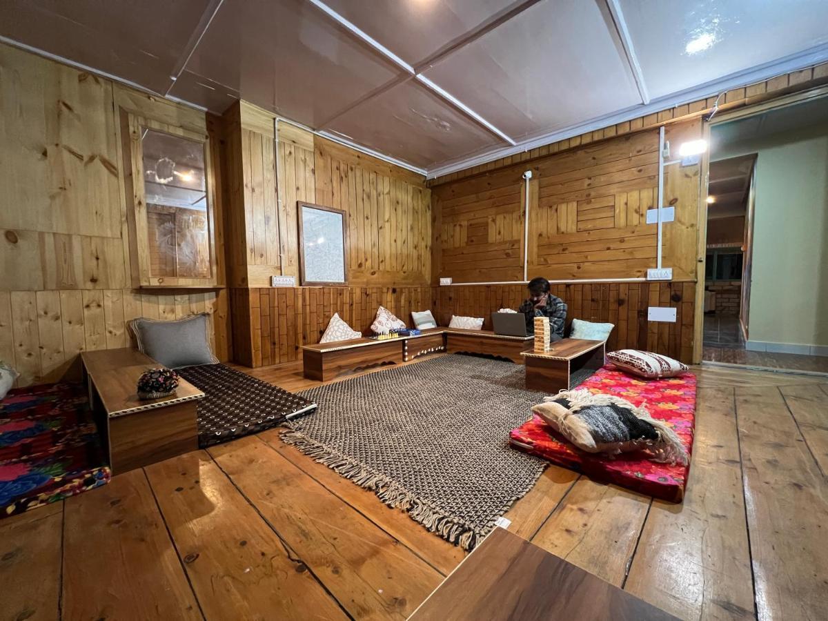 Хостел The Vagabond Manali Екстер'єр фото